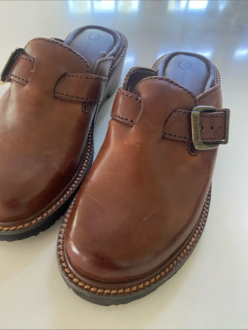 Earth Origins Men’s Tan Brown Leather Slip-On Clogs with Buckle